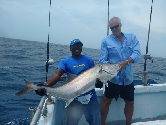 TESTING OUR NEW PROTOTYPE TROLLING ROD - Fishing for Mahi Tuna Bonito 